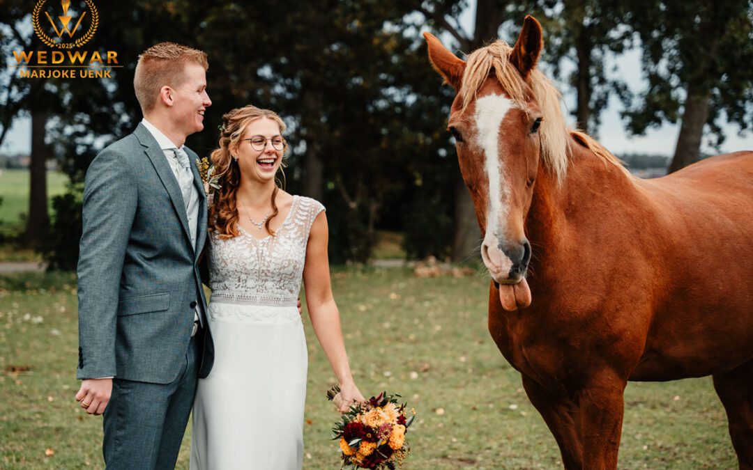 Bruidspaar met hun paard